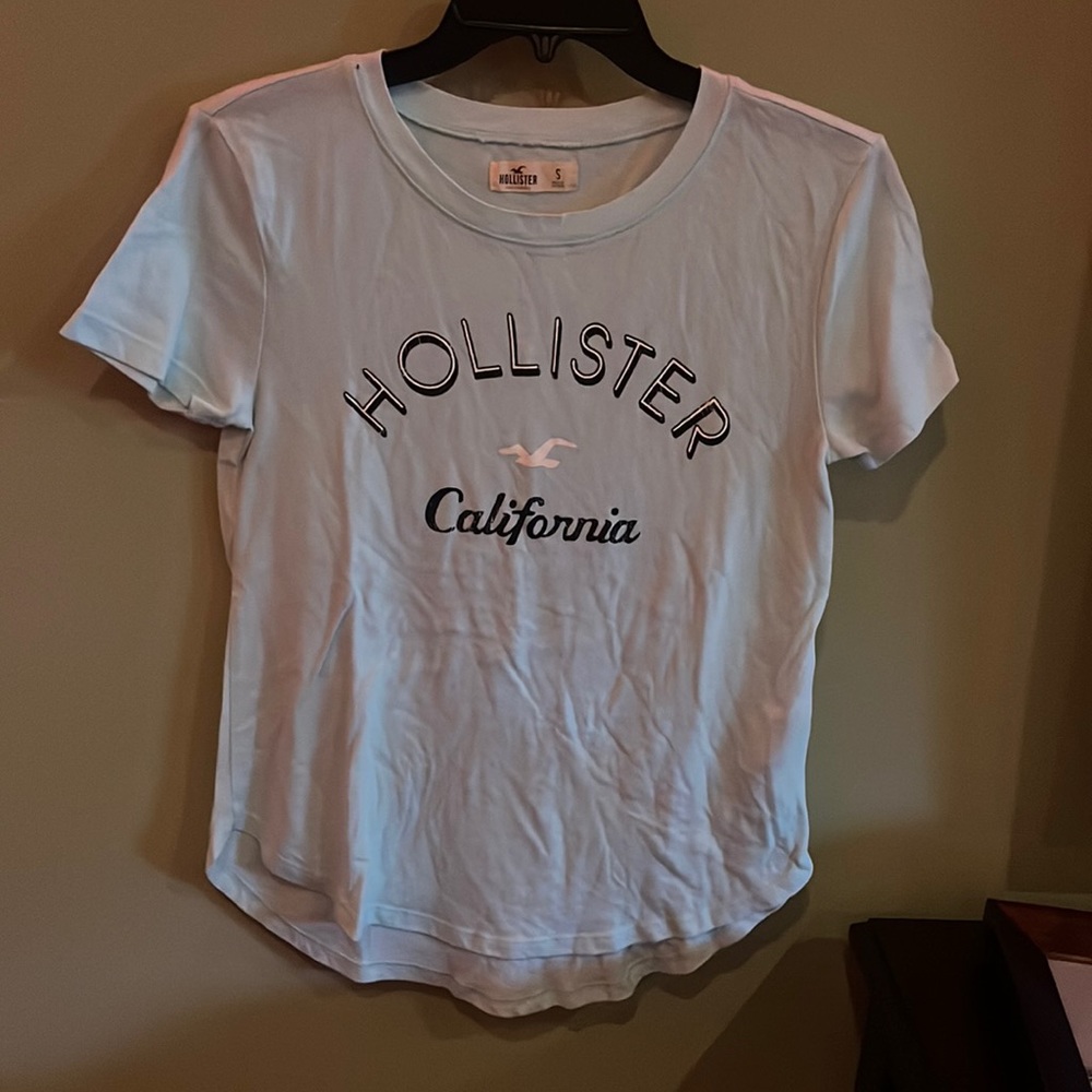 Hollister California Light Blue Teal Short Sleeve Tshirt. Size S.